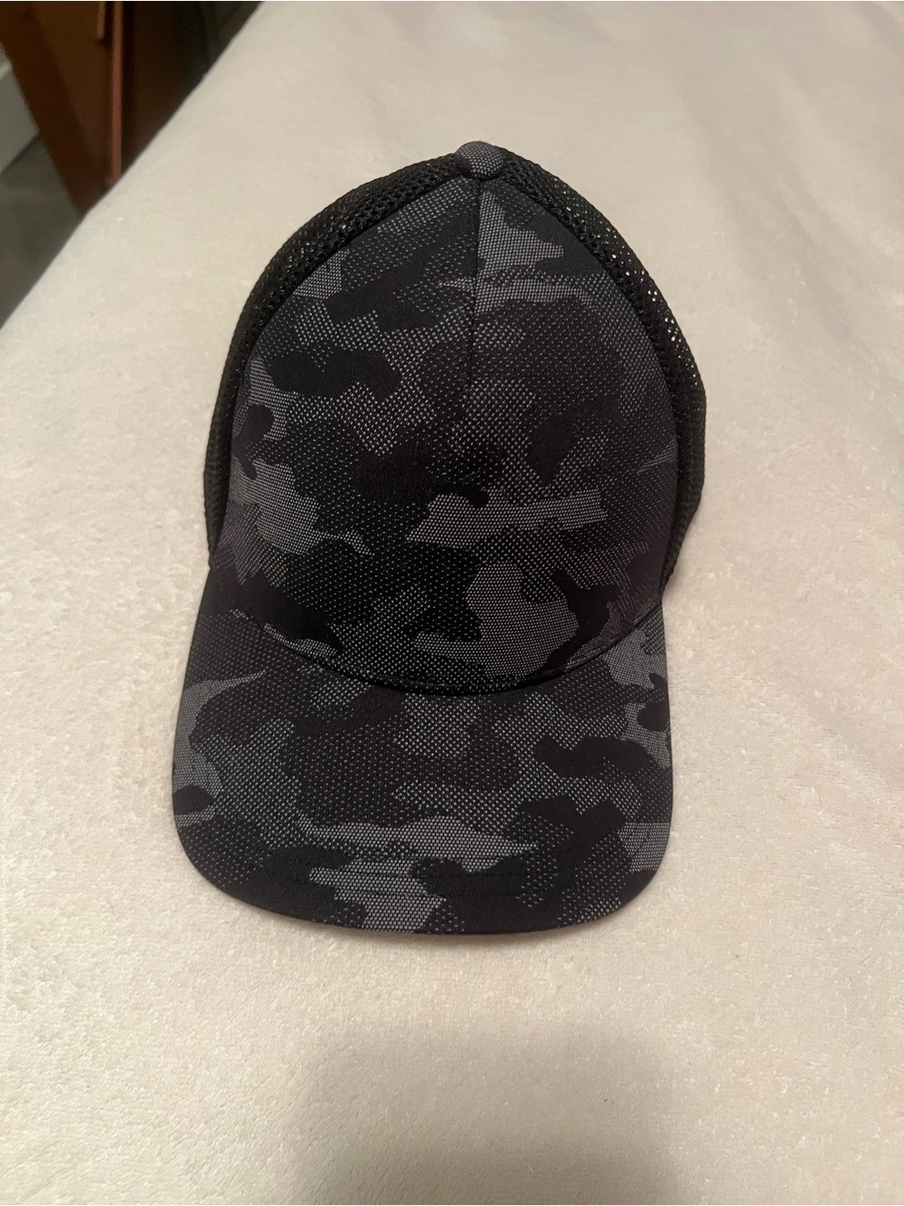 Lululemon Commission Hat Variegated Mesh Camo Black - Picture 1 of 4